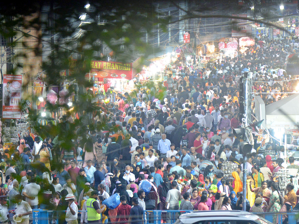 Nampally_20Exhibition_20Drawing_20Heavy_20Crowd_20Photos_13.jpg 13