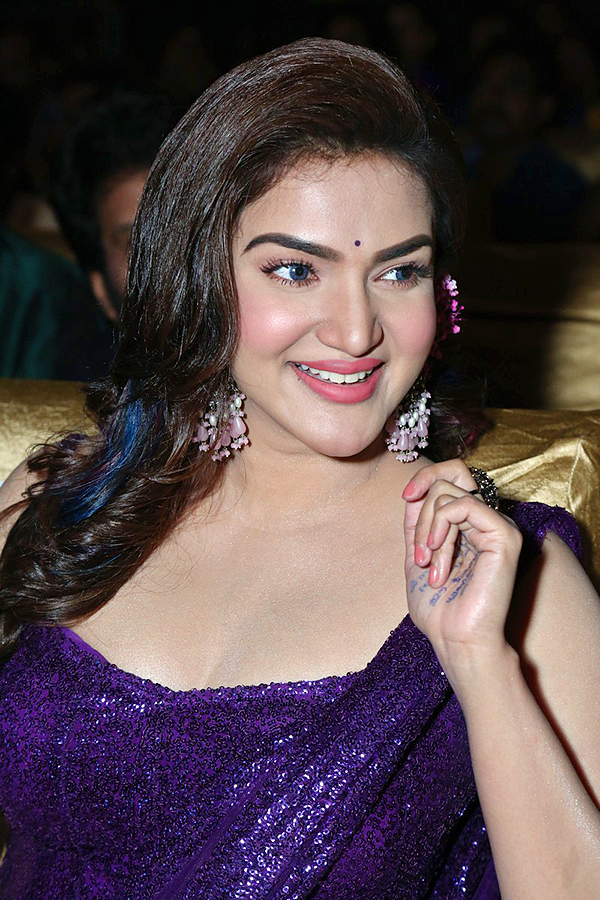 Actress_20Honey_20Rose_20Latest_20images_20At_20Veera_20Simha_20Reddy_20Celebrations_66.jpg 31