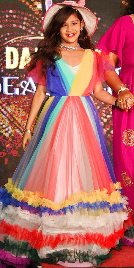Fashion-Show-in.jpg 24