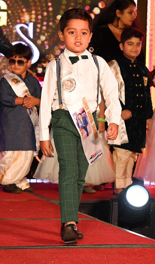Fashion_20Show_20in_20Visakhapatnam_20Photos_15.jpg 13