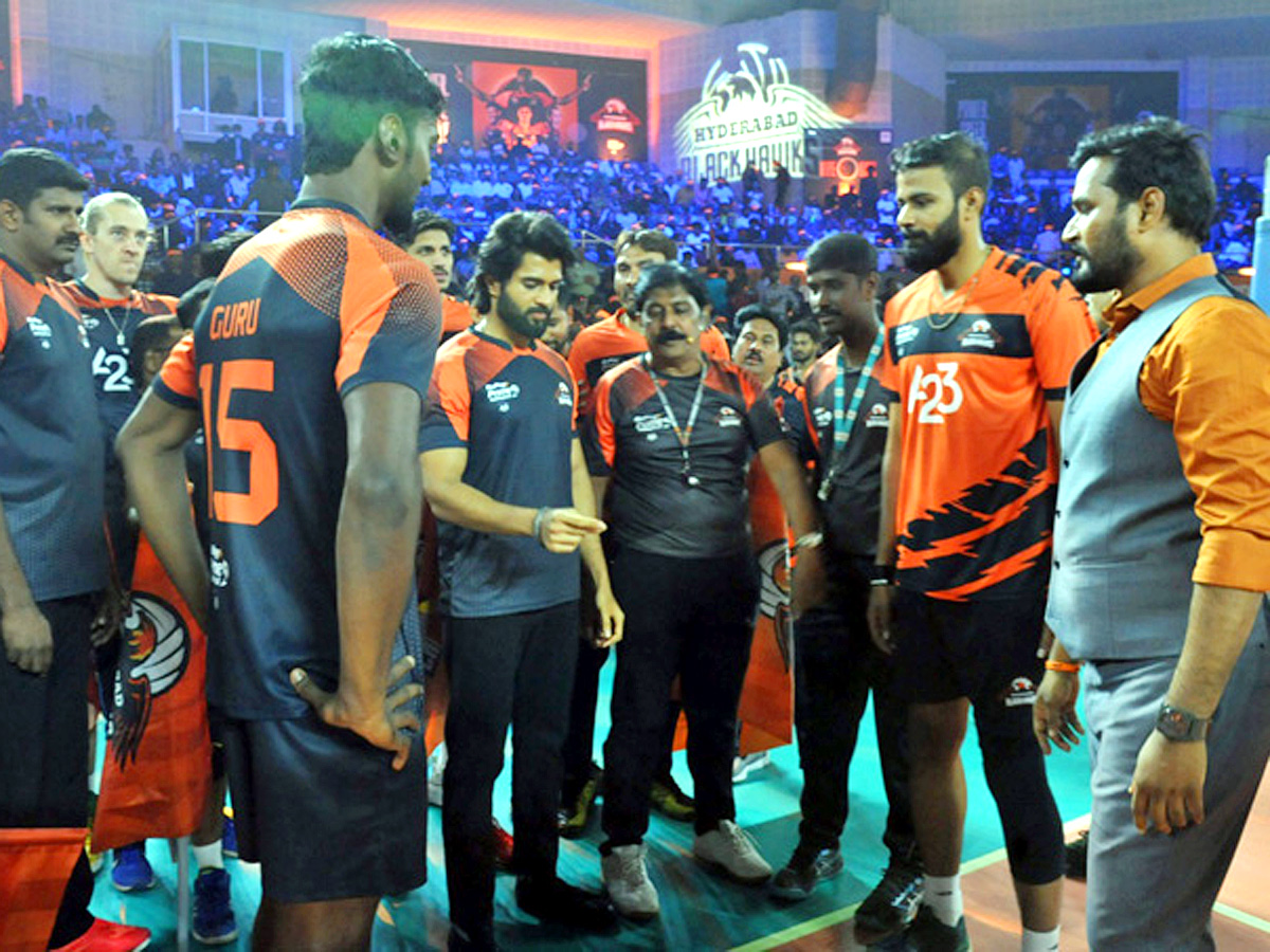 Vijay_20Deverakonda_20becomes_20Co_20Owner_20of_20Hyderabad_20Black_20Hawks_2.jpg 2
