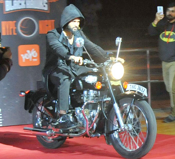 Vijay_20Deverakonda_20becomes_20Co_20Owner_20of_20Hyderabad_20Black_20Hawks_21.jpg 20