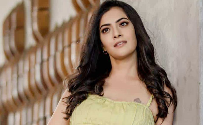 varalakshmi-sarathkumar.jpg