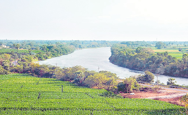 BUCKINGHAM_CANAL_NEAR_KL_UN.jpg