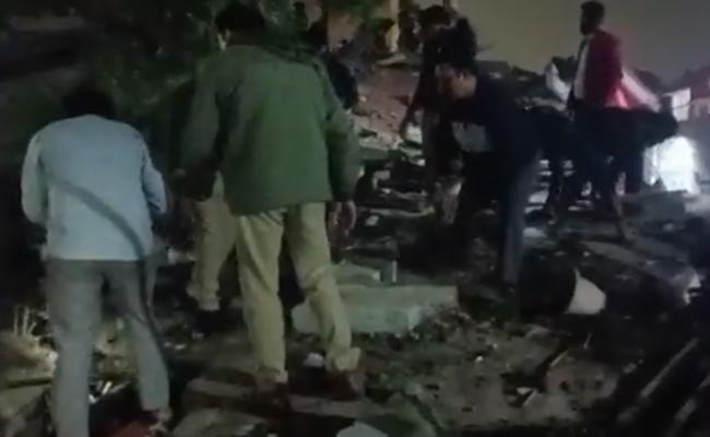 Lucknow_Building_Collapse.jpg