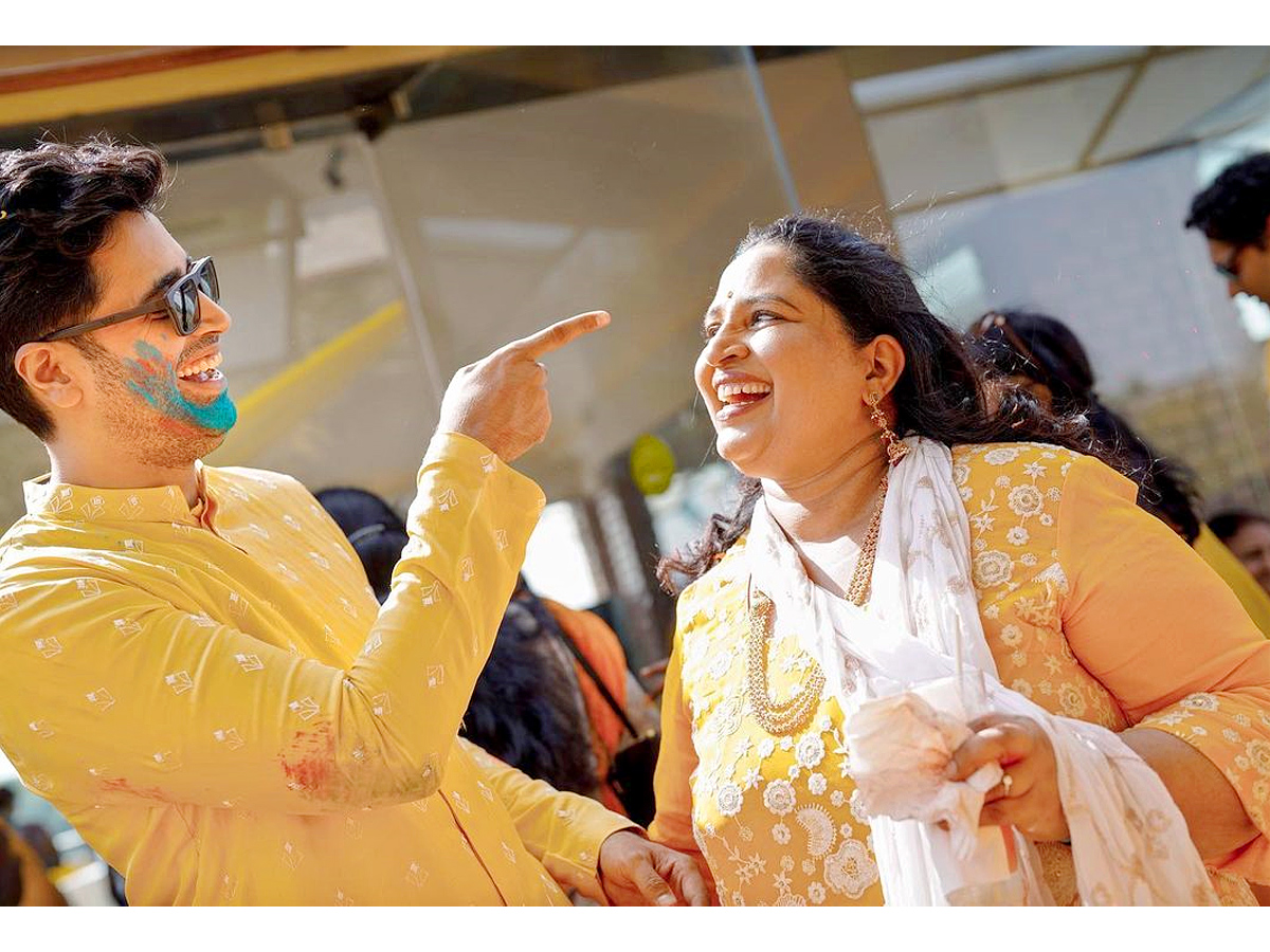 Young_20Hero_20Adivi_20Sesh_20Attends_20His_20Sister_20Marriage_20Photos_3.jpg 4