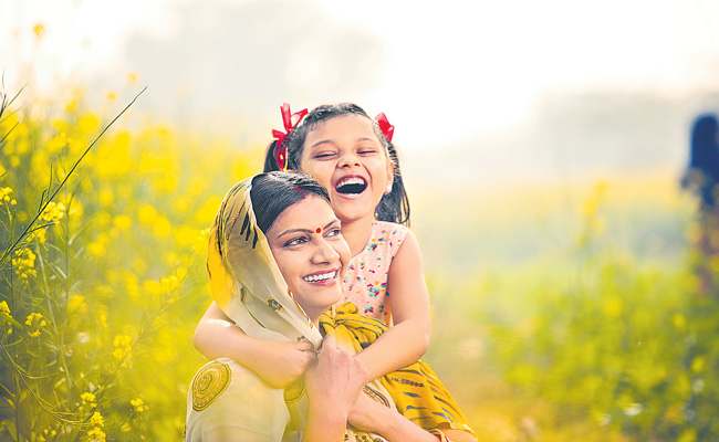 iStock-1093220018-Mother-Ch.jpg