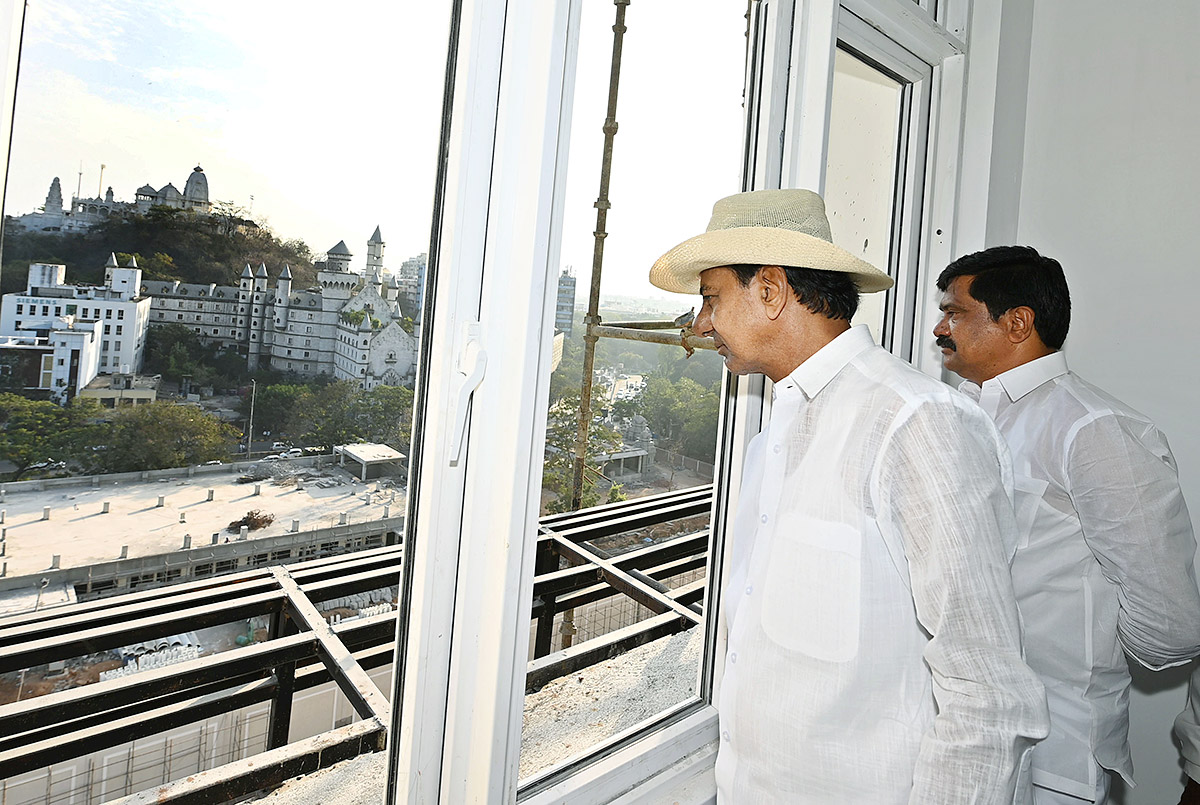 CM_20KCR_20Visits_20New_20Sachivalayam_20in_20Hyderabad_20Photos_6.jpg 6