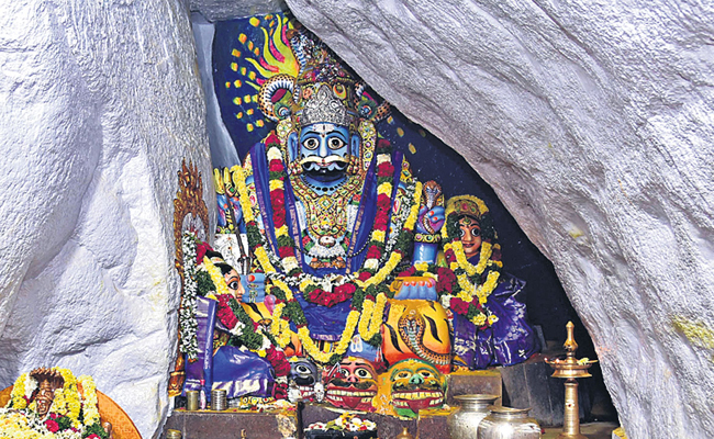 Komuravelli-Mallanna-Temple.jpg