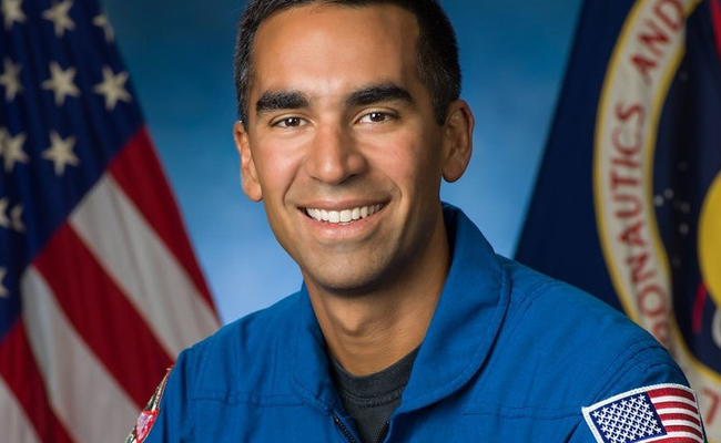 Indian-American-astronaut-R.jpg