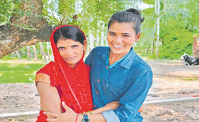 Archana-and-Savitri.jpg