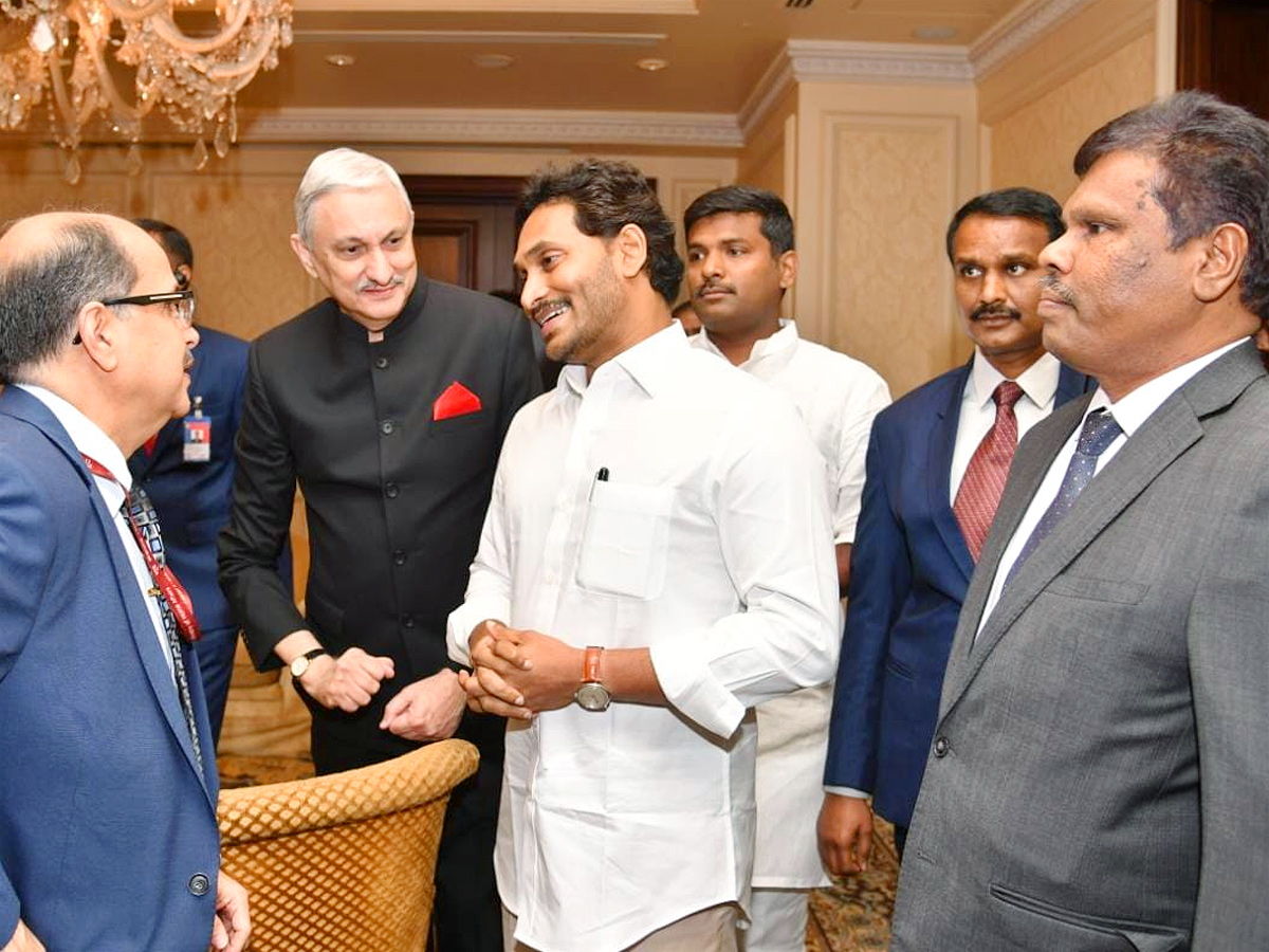 CM_20Jagan_20at_20AP_20Global_20Investors_20Summit_20Curtain_20Raiser_20Event_20in_20Delhi_20Photos_2.jpg 3