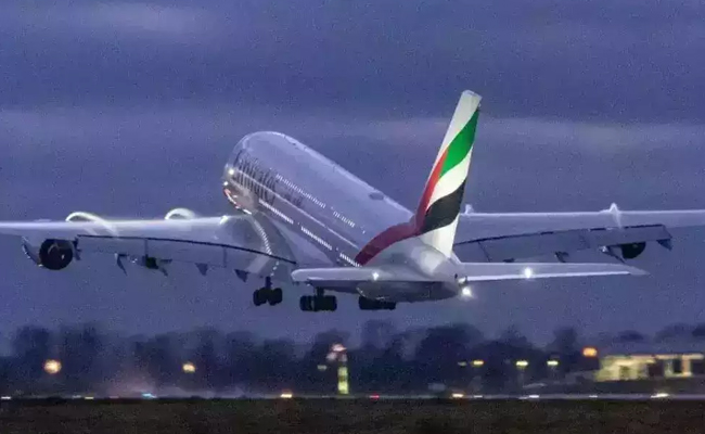 Emirates_Half_Journey.jpg