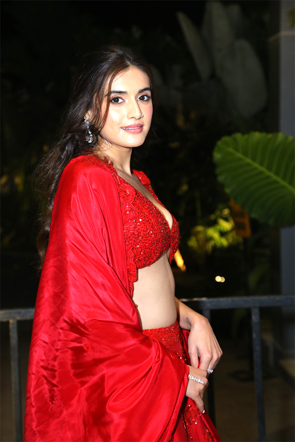 Actress_20Divyansha_20Kaushik_20Latest_20Pics-26.jpg 25