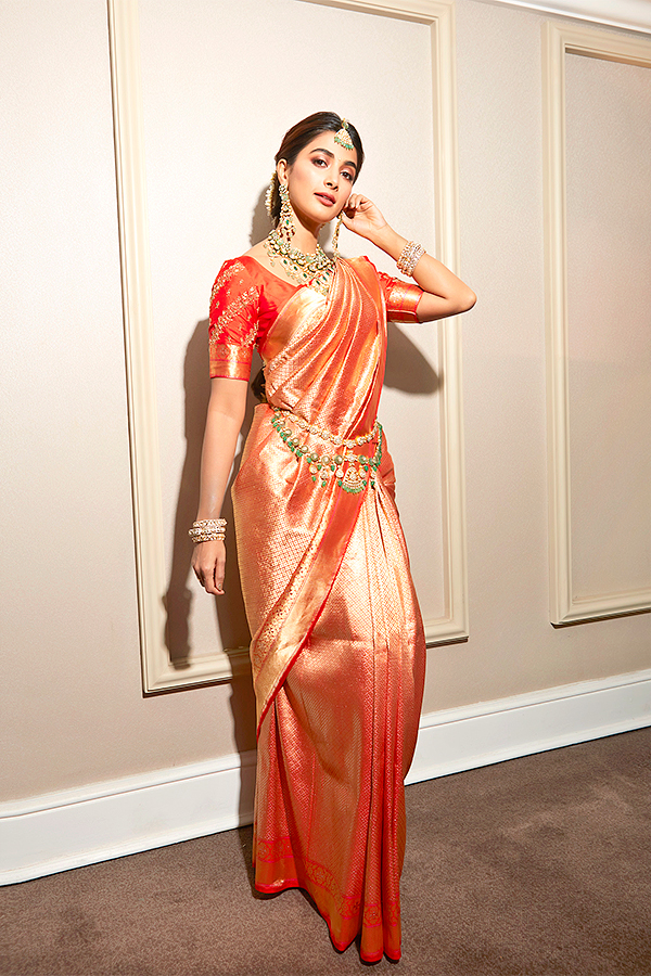 Pooja_20Hegde_20Latest_20Photo_20Shoot_20HD_20Stills-9.jpg 9