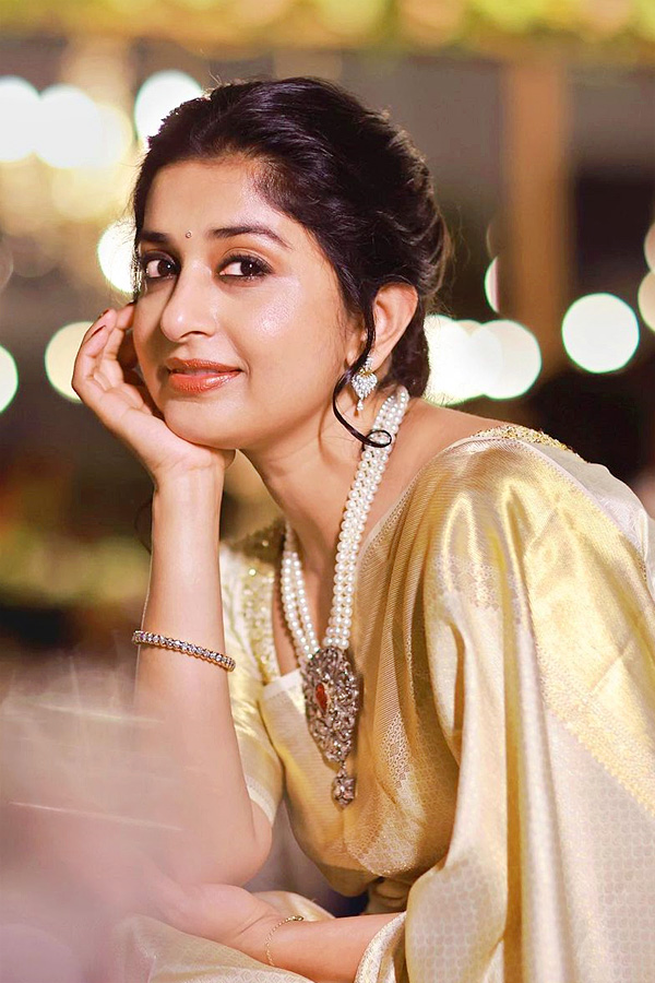 Meera_20Jasmines_20Tollywood_20ReEntry_20Photos_5.jpg 6