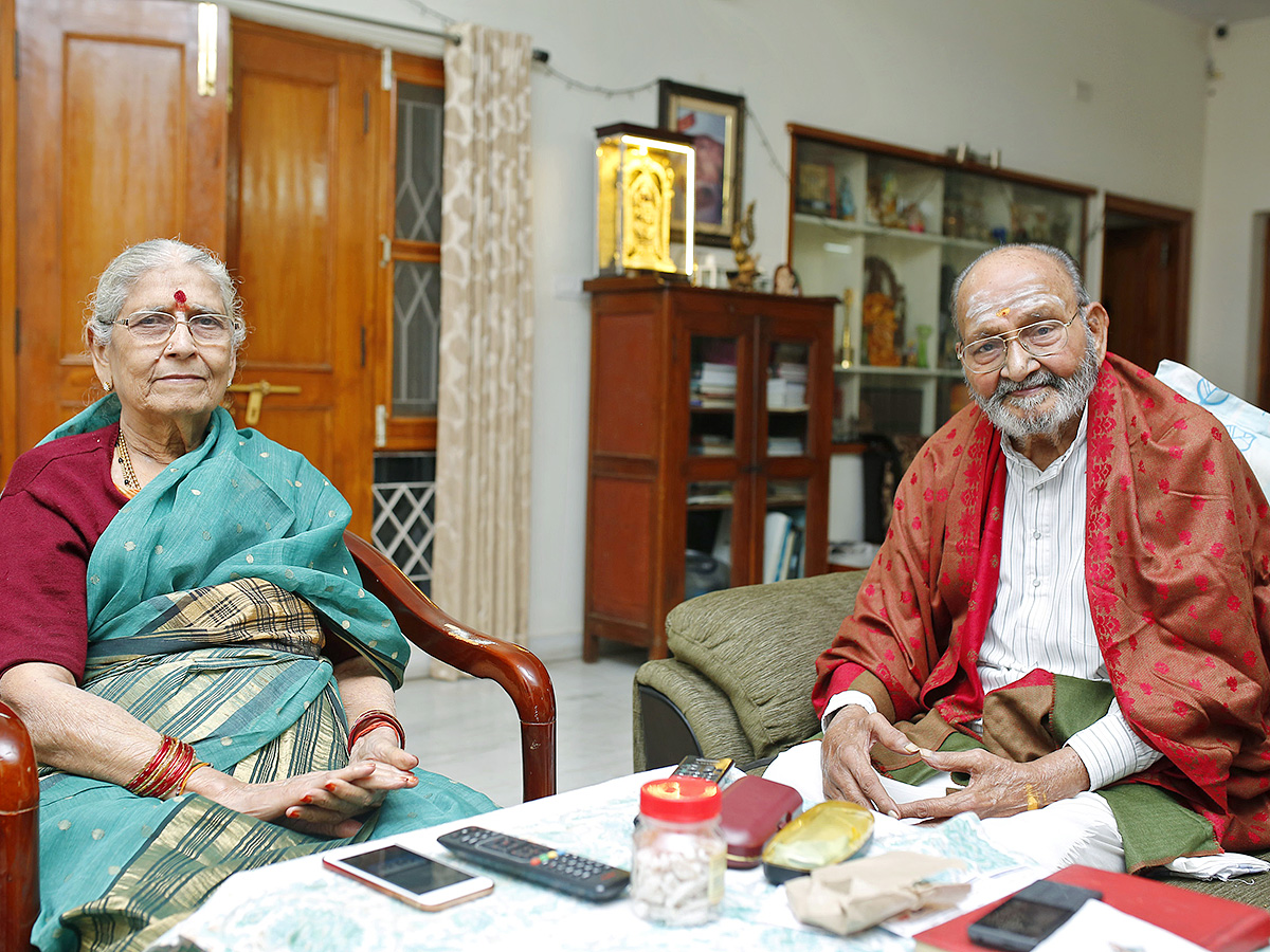 Legendary_20filmmaker_20K_20Viswanath_20Rare_20Photos-4.jpg 4