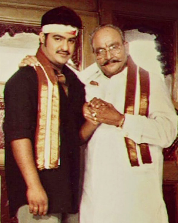 RIP_20Kalatapasvi_20Legendary_20Director_20K_20Viswanath_20Rare_20Photos-39.jpg 37