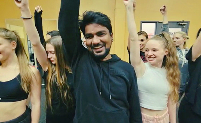 Dance1.jpg