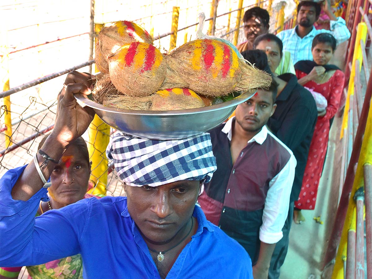 Medaram_20Sammakka_20Sarakka_20Chinna_20Jatara_202023_20Photos-33.jpg 28