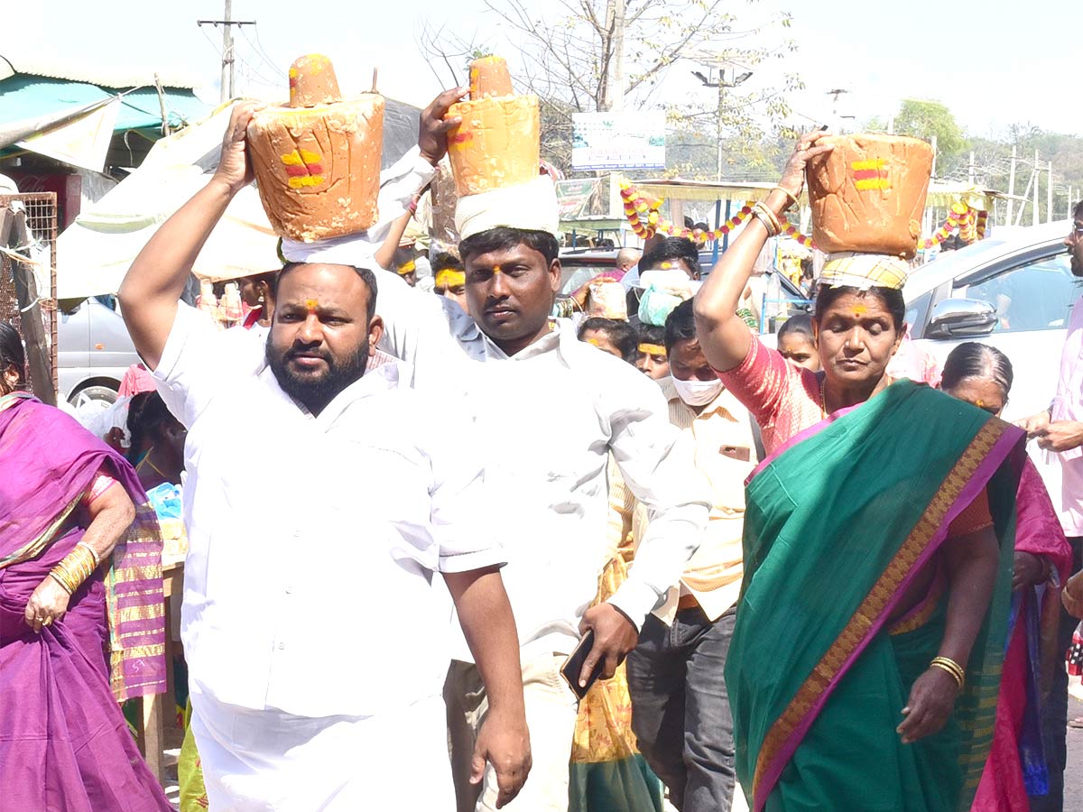 Medaram_20Sammakka_20Sarakka_20Chinna_20Jatara_202023_20Photos-43.jpg 33