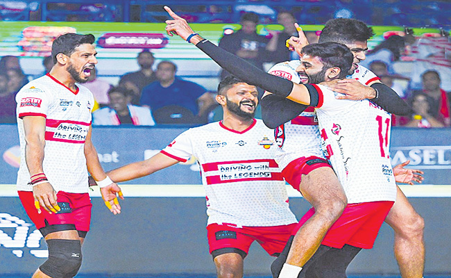 KOLKATA-THUNDERBOLTS-WINS.jpg