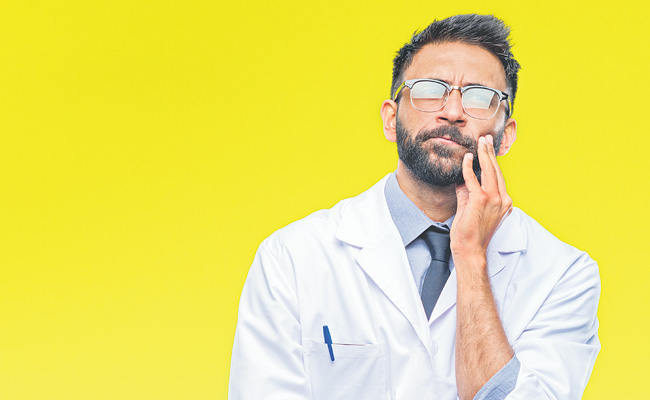 DOCTOR-1097776916.jpg