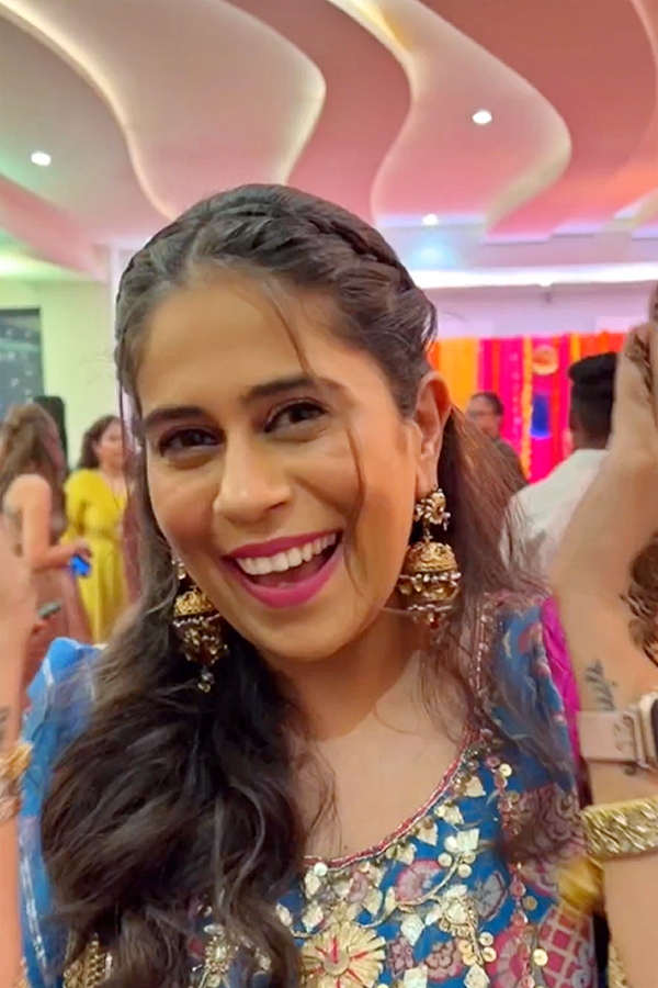 Neninthe_20heroine_20Aditi_20Gautam_20got_20married_20photos_6.jpg 7