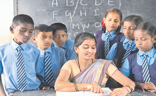 TEACHER-1376131442.jpg