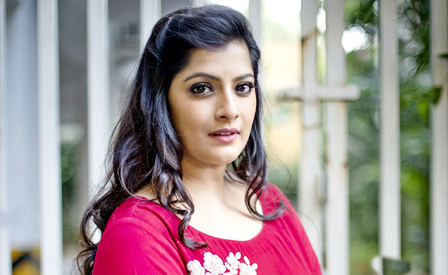 Varalaxmi-Sarathkumar.jpg