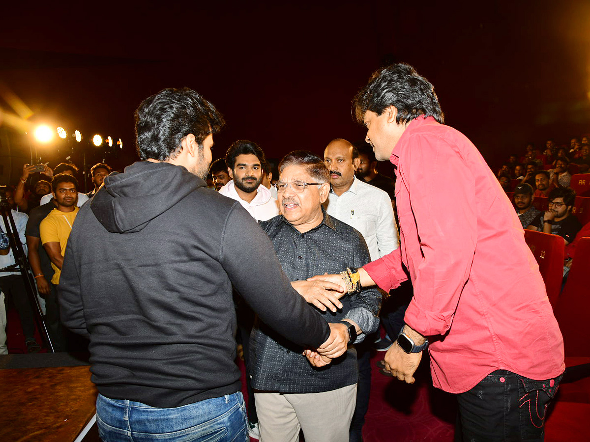 VinaroBhagyamuVishnuKatha_20Trailer_20Launch_20Event_20Photos_2.jpg 3