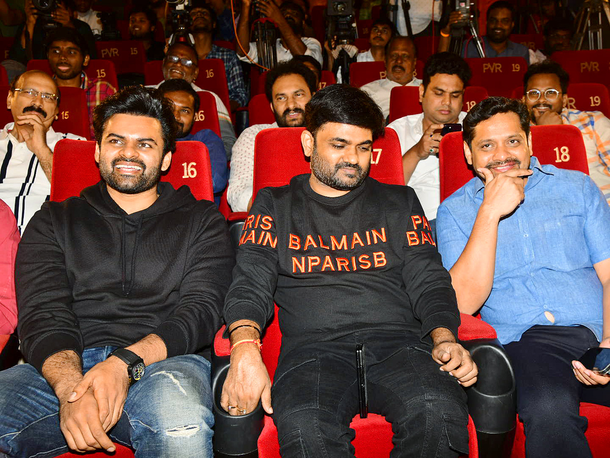VinaroBhagyamuVishnuKatha_20Trailer_20Launch_20Event_20Photos_4.jpg 5