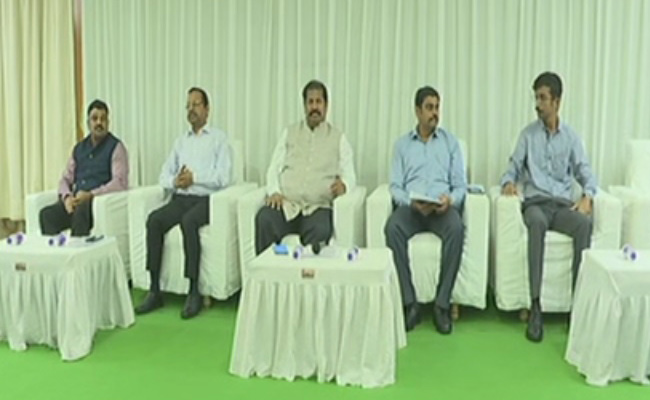 IAS-officers.jpg