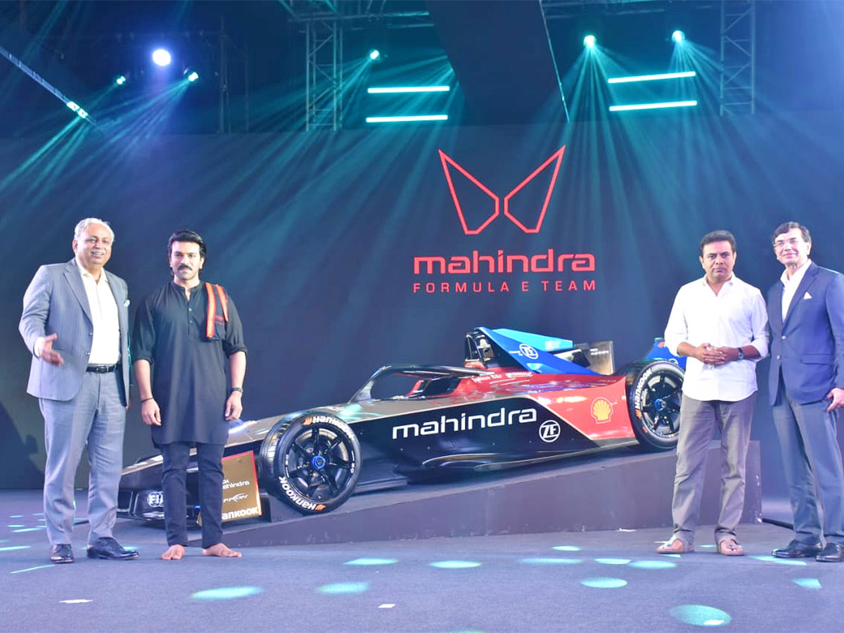 Mahindra_20E_20Racing_20Show_20In_20Hitech_20City-1.jpg 1