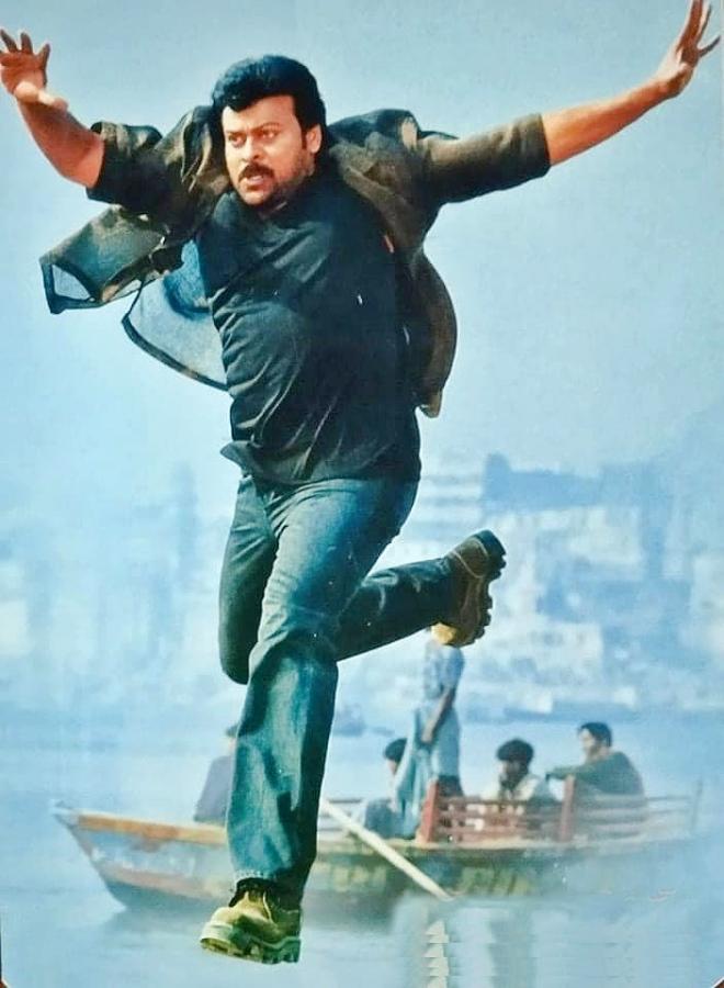Tollywood_20Megastar_20Chiranjeevi_20Unseen_20and_20Rare_20Images-12.jpg 11