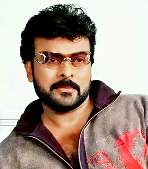 Tollywood_20Megastar_20Chiranjeevi_20Unseen_20and_20Rare_20Images-23.jpg 22