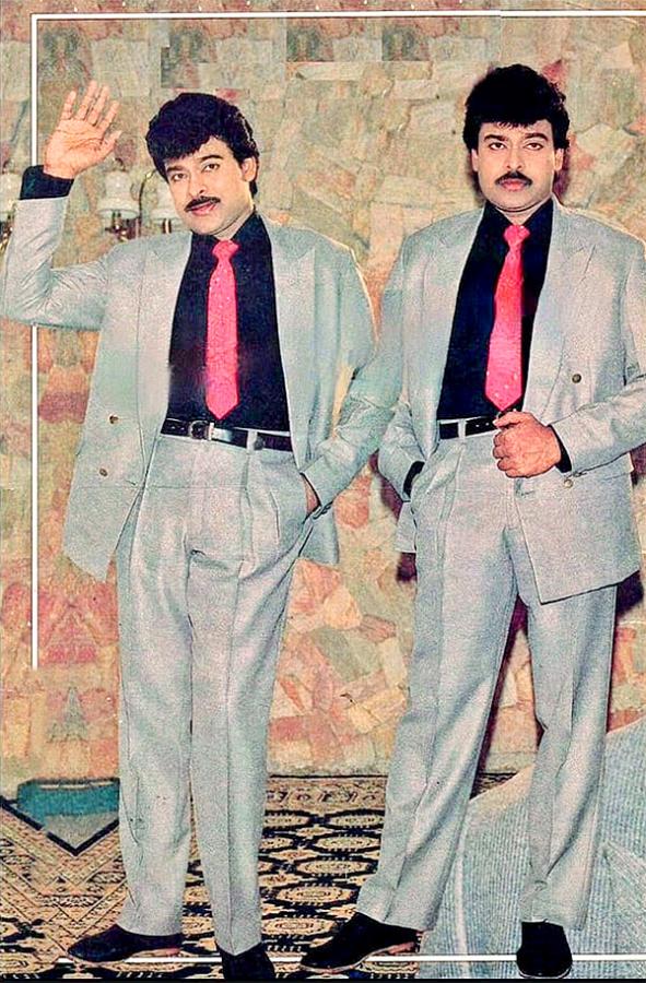 Tollywood_20Megastar_20Chiranjeevi_20Unseen_20and_20Rare_20Images-24.jpg 23