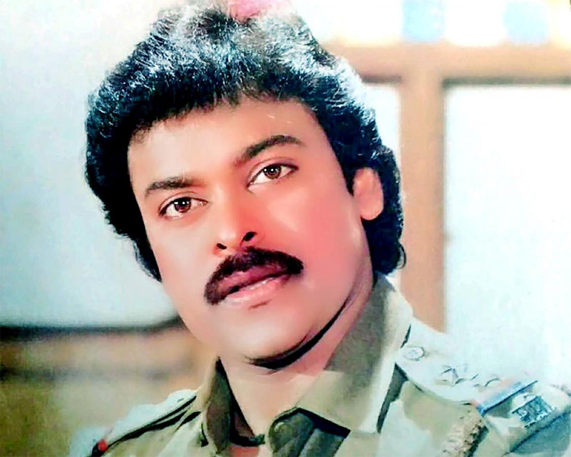 Tollywood_20Megastar_20Chiranjeevi_20Unseen_20and_20Rare_20Images-26.jpg 25