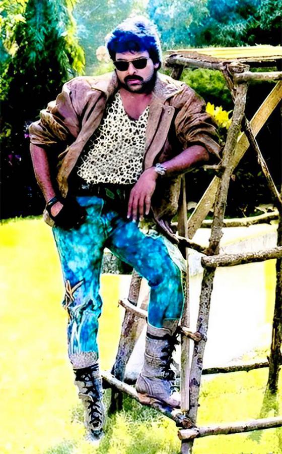 Tollywood_20Megastar_20Chiranjeevi_20Unseen_20and_20Rare_20Images-33.jpg 32