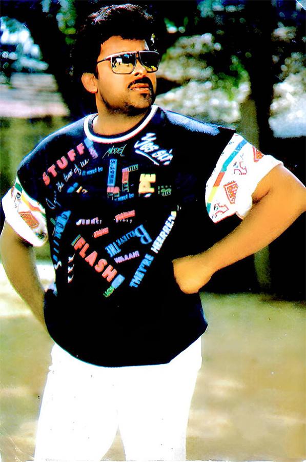 Tollywood_20Megastar_20Chiranjeevi_20Unseen_20and_20Rare_20Images-37.jpg 36