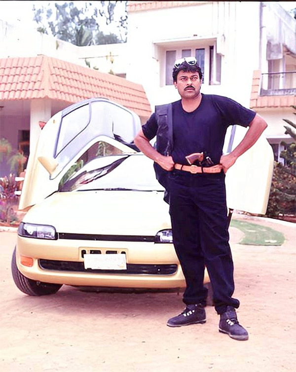 Tollywood_20Megastar_20Chiranjeevi_20Unseen_20and_20Rare_20Images-44.jpg 43