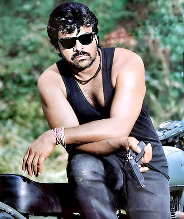 Tollywood_20Megastar_20Chiranjeevi_20Unseen_20and_20Rare_20Images-48.jpg 47