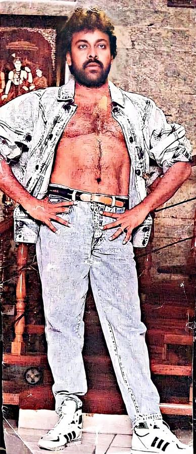 Tollywood_20Megastar_20Chiranjeevi_20Unseen_20and_20Rare_20Images-51.jpg 50