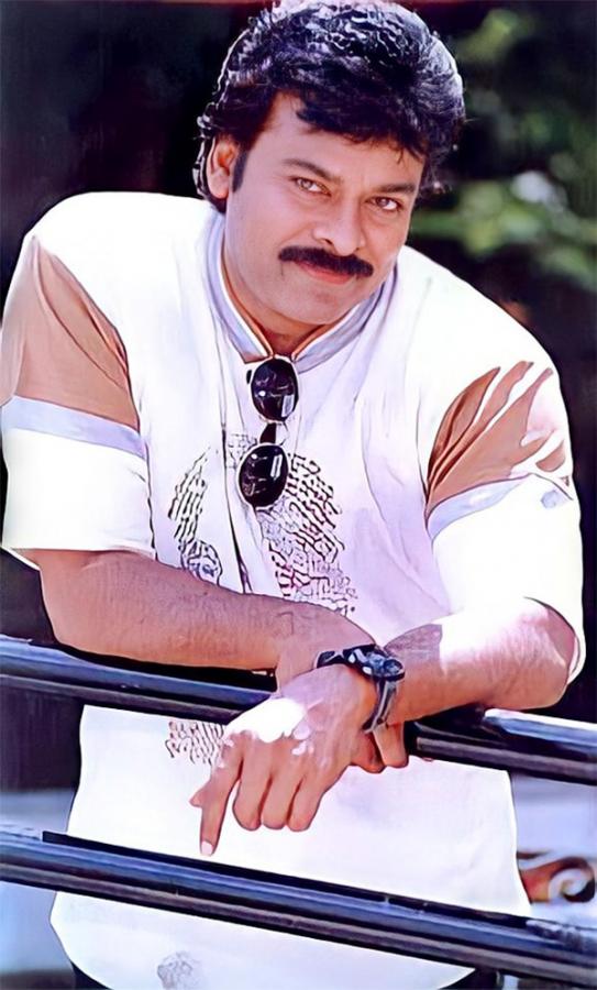 Tollywood_20Megastar_20Chiranjeevi_20Unseen_20and_20Rare_20Images-52.jpg 51