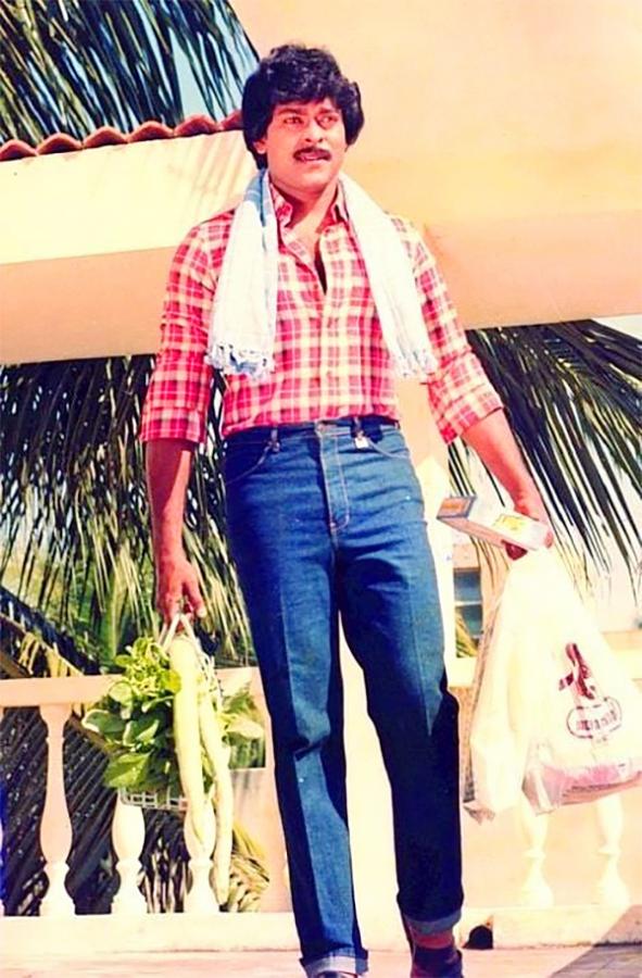 Tollywood_20Megastar_20Chiranjeevi_20Unseen_20and_20Rare_20Images-54.jpg 53
