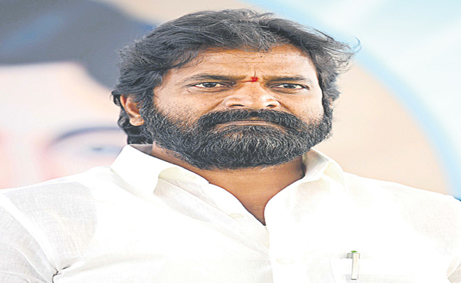 SRINIVAS-GOUD-3.jpg