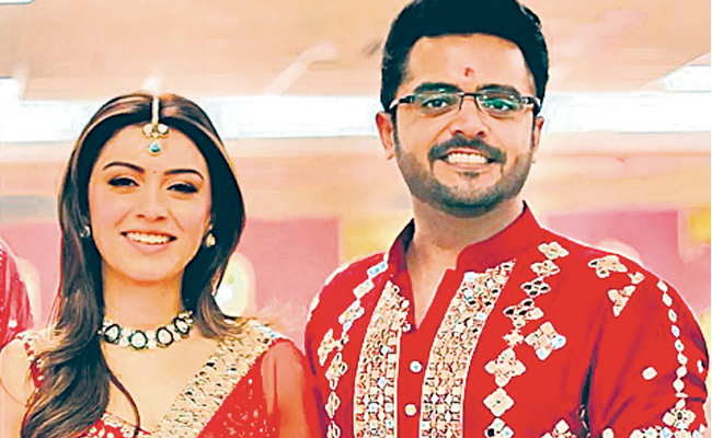 hansika.jpg