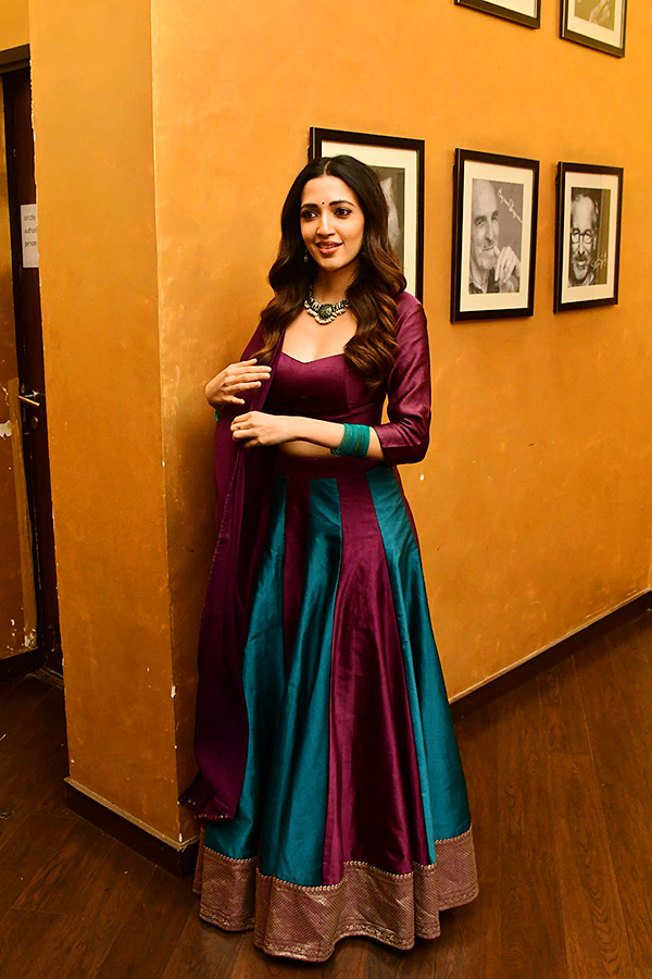 Actress_20Neha_20Shetty_20Latest_20Photos-4.jpg 4