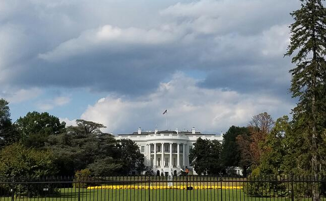 White_House_Aliens_Statemen.jpg