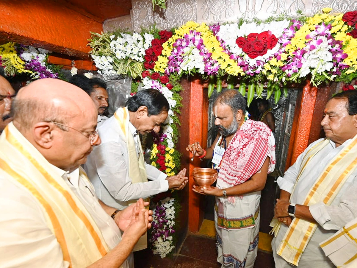 KCR_20Visits_20Kondagattu_20Anjaneyaswamy_20Temple_20Photos-1.jpg 1